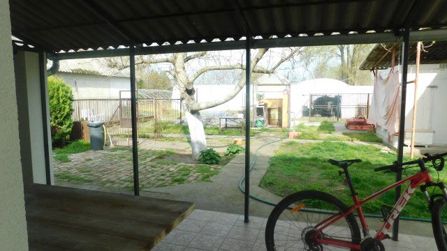 Eladó mezogazdasagi ingatlan, Zsombón 120 M Ft