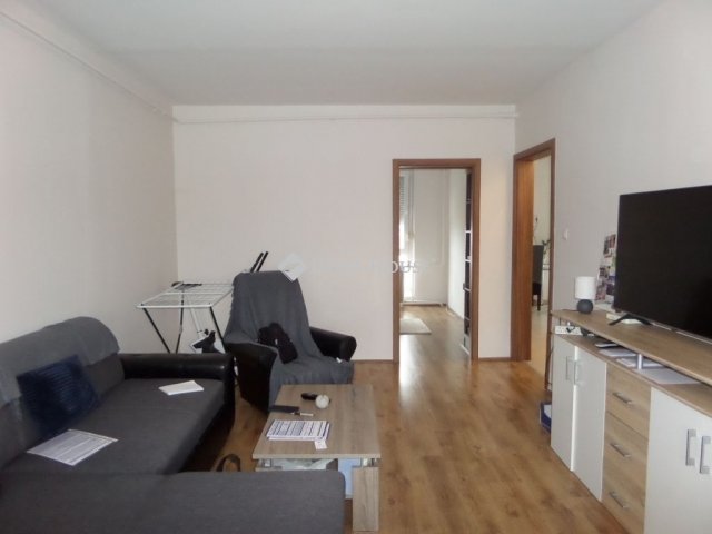 Eladó panellakás, Pécsett 46.9 M Ft, 2 szobás