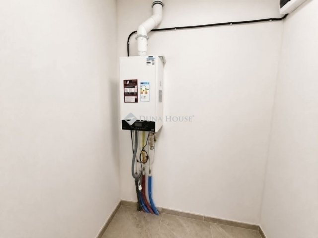 Eladó családi ház, Gödön 99.9 M Ft, 3 szobás