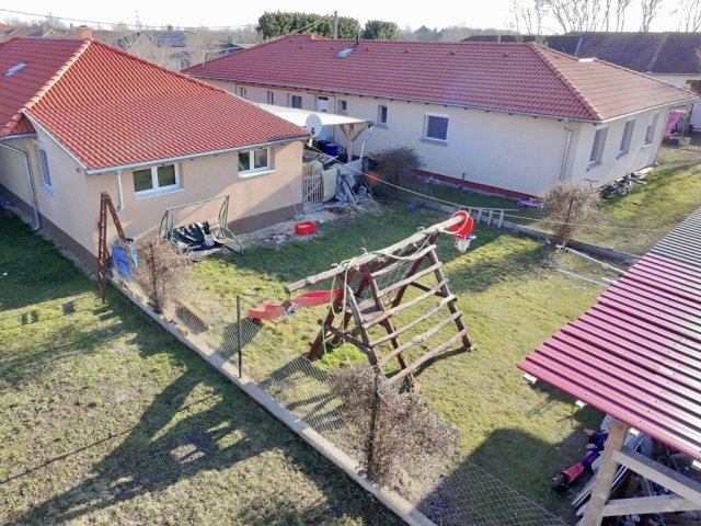 Eladó sorház, Délegyházán 85 M Ft, 5 szobás