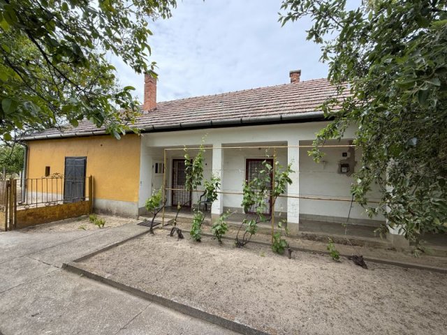 Eladó családi ház, Tatárszentgyörgyön 17.9 M Ft, 2 szobás