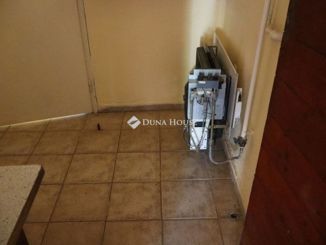 Eladó üzlethelyiség, Erdőkövesden 19.8 M Ft