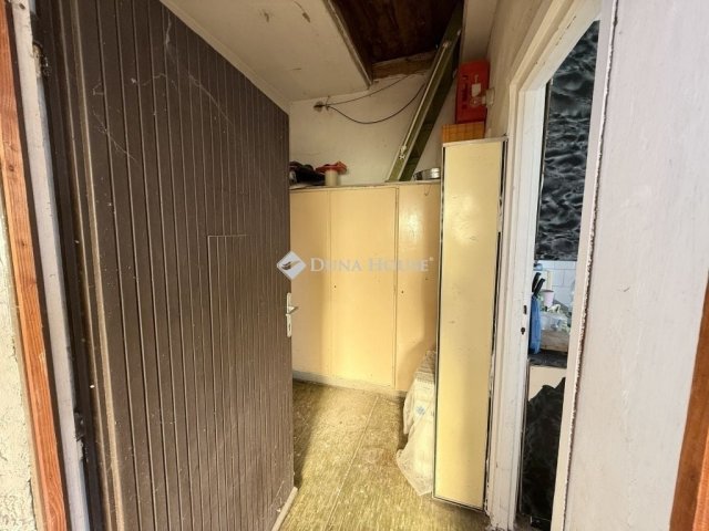 Eladó családi ház, Székesfehérvárott 49.99 M Ft, 2 szobás