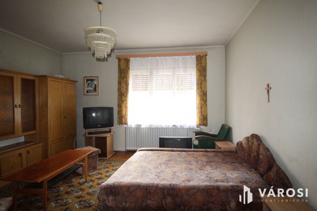 Eladó családi ház, Csepregen 51.9 M Ft, 4 szobás