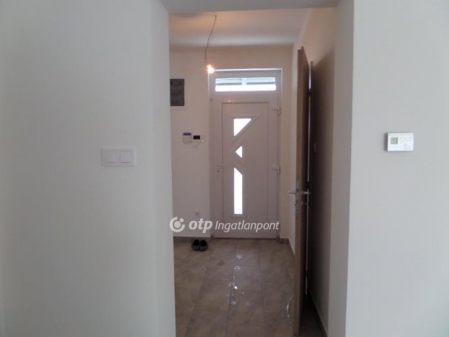 Eladó ikerház, Gödöllőn 94.5 M Ft, 4 szobás