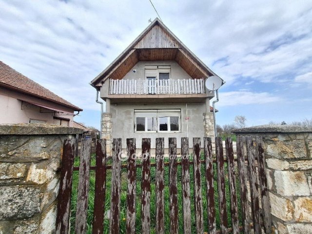 Eladó családi ház, Biharnagybajomban 25 M Ft, 2+1 szobás