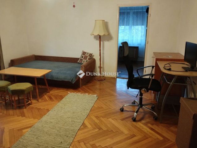 Eladó téglalakás, Székesfehérvárott, Szekfű Gyula utcában