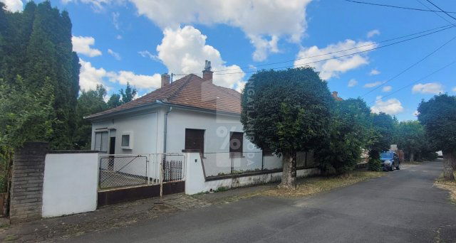 Eladó ikerház, Pécsett 53 M Ft, 2+1 szobás