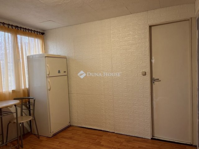 Eladó családi ház, Mogyoródon 36 M Ft, 1 szobás