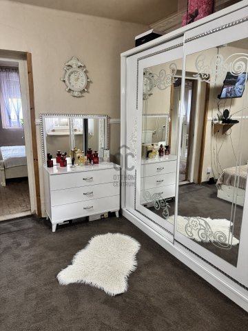 Eladó családi ház, Szolnokon 23.5 M Ft, 3 szobás