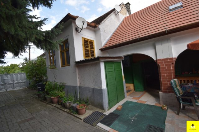 Eladó családi ház, Csepregen 34.9 M Ft, 4 szobás