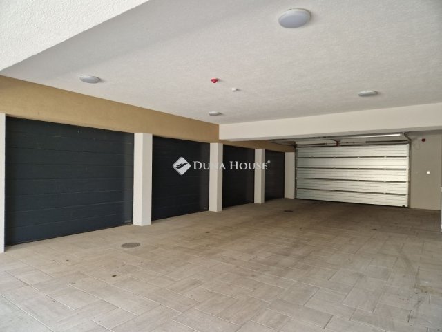 Eladó téglalakás, Szegeden 115.5 M Ft, 3 szobás