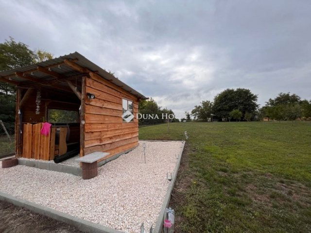 Eladó családi ház, Dunatetétlenen 37 M Ft, 2 szobás