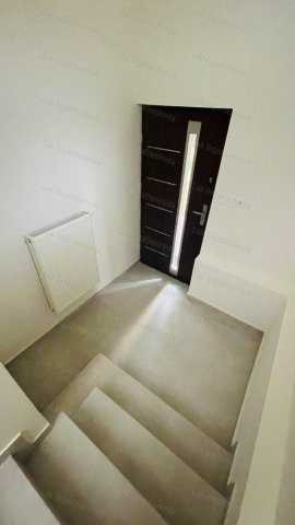 Eladó családi ház, Komáromban 87 M Ft, 4 szobás