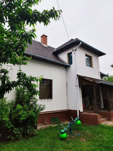 Eladó családi ház, Abádszalókban 39.9 M Ft, 5 szobás