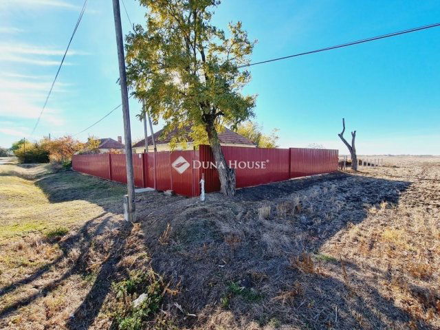 Eladó családi ház, Kétsopronyon 9.99 M Ft, 2 szobás