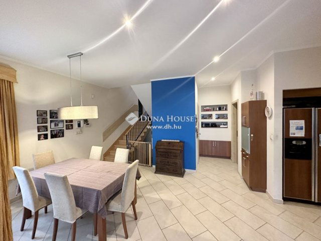 Eladó családi ház, Ürömön 349 M Ft, 6 szobás