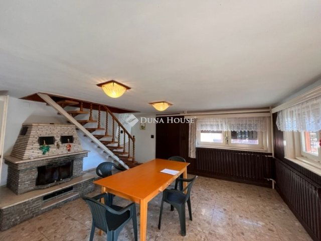 Eladó családi ház, Soltvadkerten 55 M Ft, 8 szobás