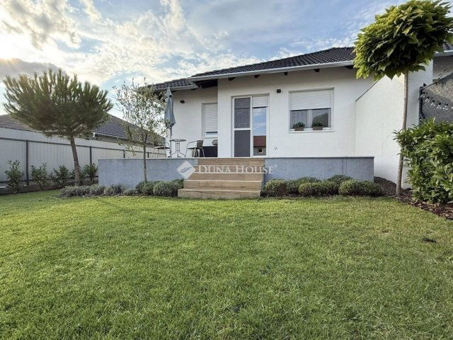 Eladó ikerház, Őrbottyánban 112.6 M Ft, 4 szobás