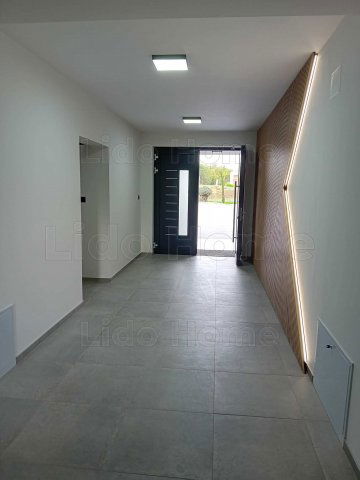 Eladó téglalakás, Nemesvámoson 99 M Ft, 7 szobás