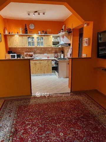 Eladó téglalakás, Budapesten, IX. kerületben 85.7 M Ft, 2 szobás