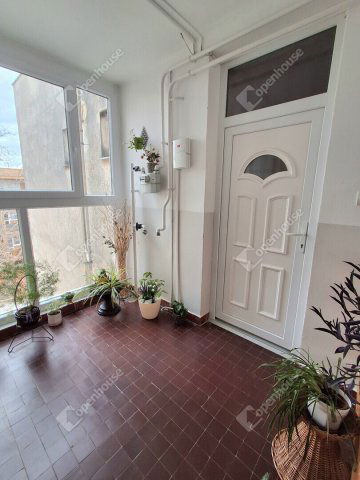 Eladó téglalakás, Bábolnán 43.9 M Ft, 3 szobás