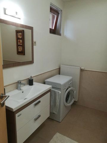 Kiadó téglalakás, albérlet, Pécsett, Anna utcában, 1 szobás