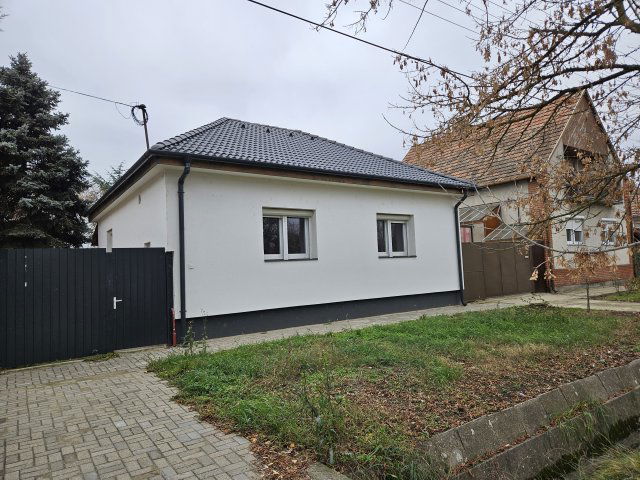 Eladó családi ház, Szegeden 77 M Ft, 3 szobás