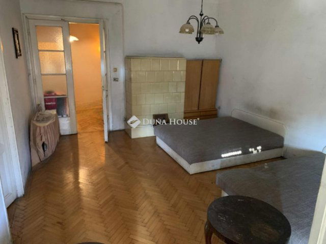 Eladó téglalakás, Budapesten, VI. kerületben 92.5 M Ft, 2 szobás