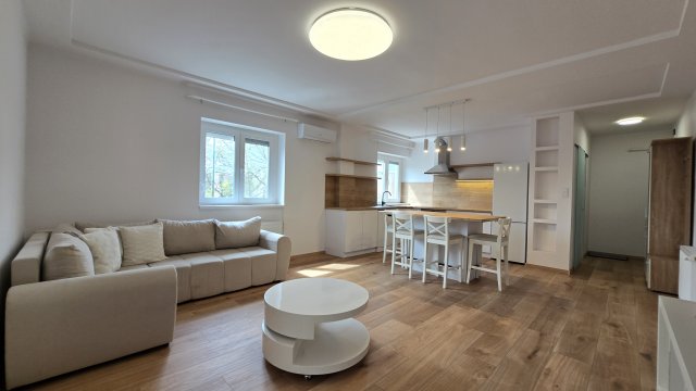 Eladó téglalakás, Dunaújvárosban, Szórád Márton úton