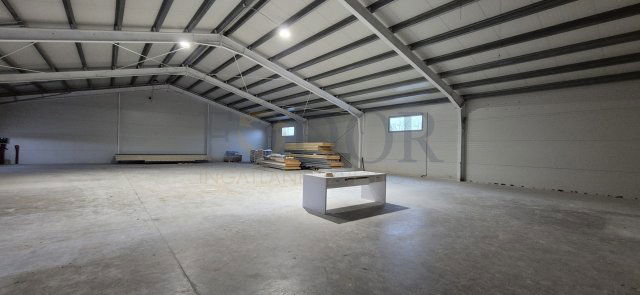 Kiadó ipari ingatlan, Felsőpakonyban 350 E Ft / hó