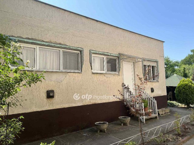 Eladó családi ház, Abonyban 38 M Ft, 3 szobás