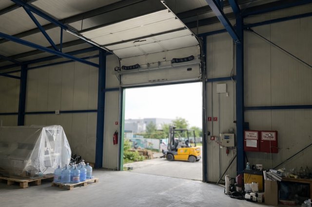 Kiadó ipari ingatlan, Alsónémediben 1698 E Ft / hó