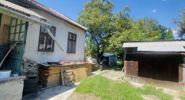 Eladó családi ház, Komáromban 67 M Ft, 2 szobás