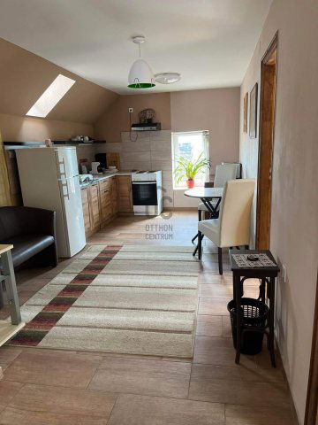 Eladó családi ház, Pécsett 47 M Ft, 2 szobás