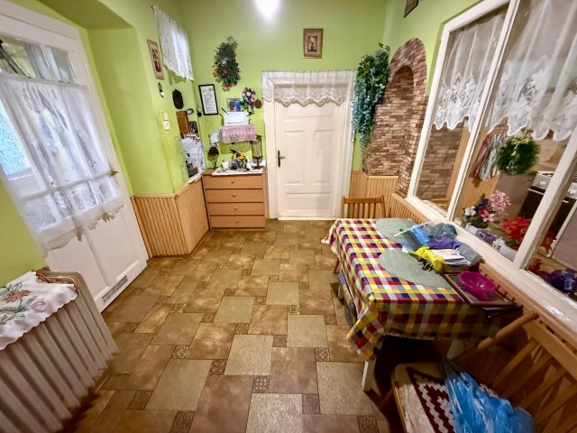 Eladó családi ház, Móron 28.9 M Ft, 3 szobás