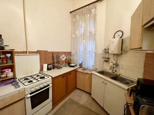 Eladó téglalakás, Budapesten, VI. kerületben 94.95 M Ft