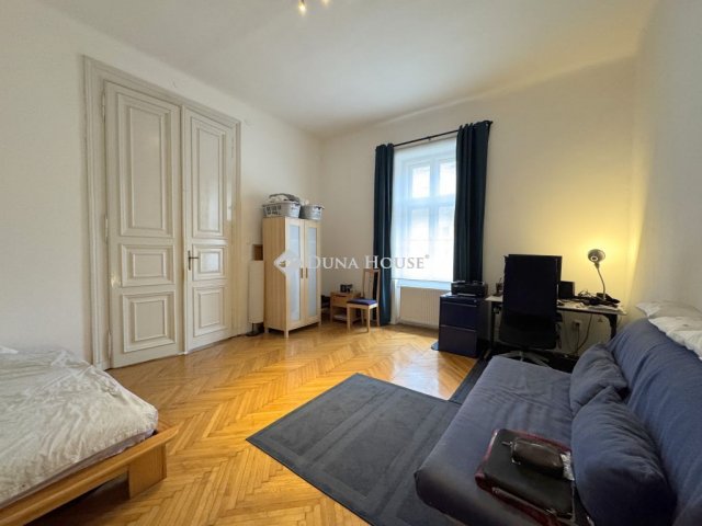 Eladó téglalakás, Budapesten, V. kerületben, Dorottya utcában