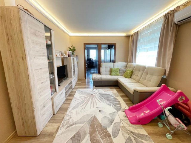 Eladó panellakás, Budapesten, XV. kerületben 84.9 M Ft, 5 szobás
