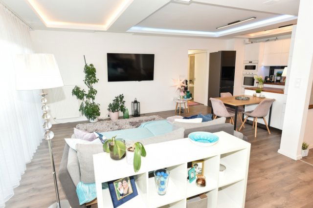 Eladó téglalakás, Veszprémben 118 M Ft, 1+2 szobás