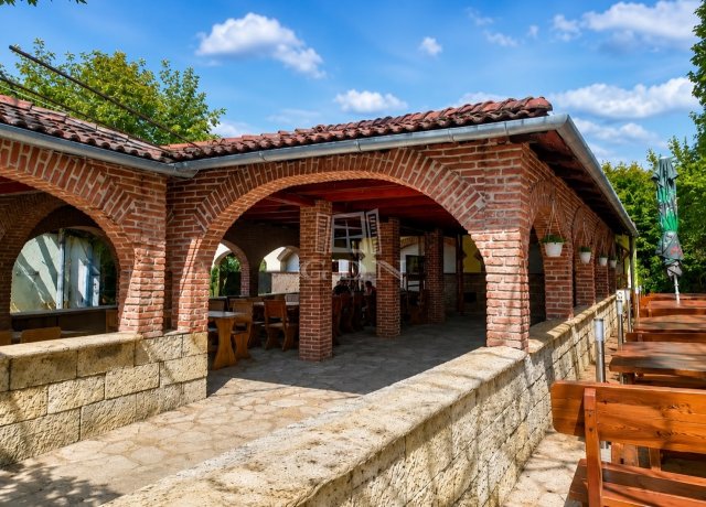 Eladó üzlethelyiség, Szántódon 198 M Ft / költözzbe.hu