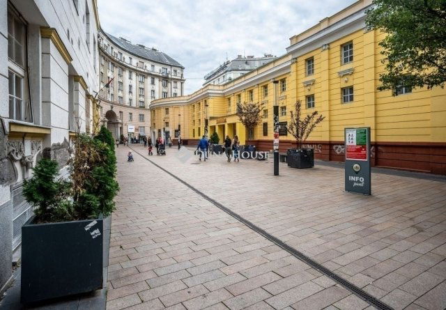 Eladó téglalakás, Budapesten, VIII. kerületben 97 M Ft, 3 szobás