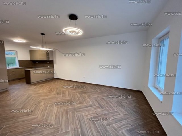 Eladó ikerház, Budakalászon 149.9 M Ft, 5 szobás