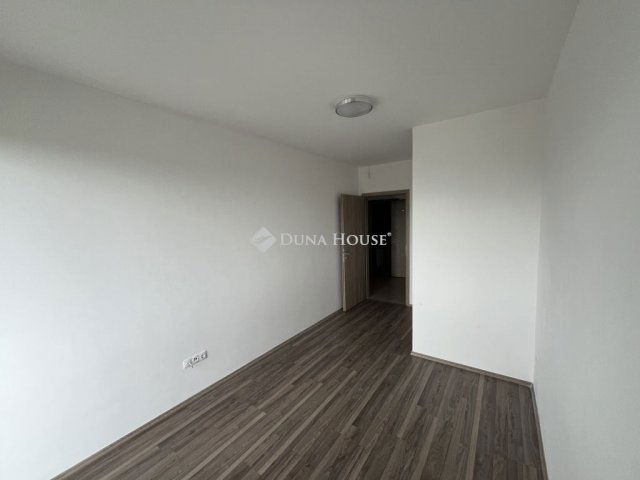 Eladó panellakás, Székesfehérvárott 95 M Ft, 3 szobás