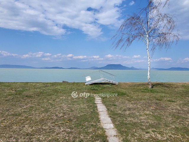 Eladó téglalakás, Fonyódon 175 M Ft, 3 szobás