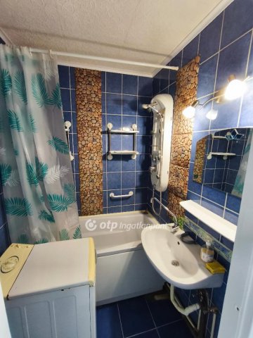 Kiadó panellakás, albérlet, Miskolcon 120 E Ft / hó, 2 szobás