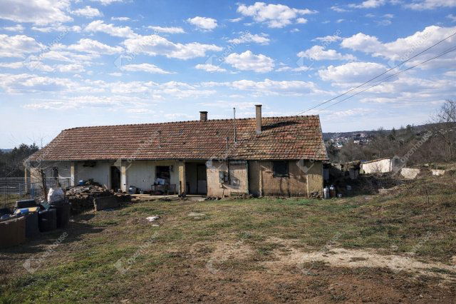 Eladó családi ház, Sukorón 75 M Ft, 3 szobás