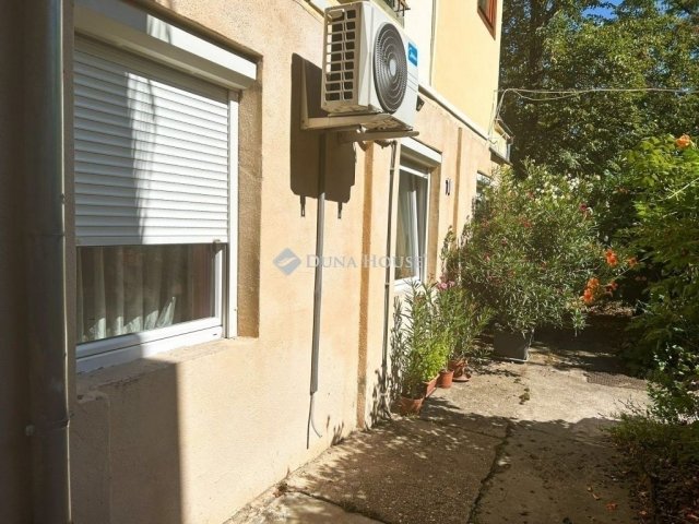 Eladó téglalakás, Budapesten, IV. kerületben 65.6 M Ft, 1 szobás