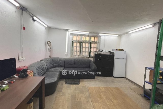 Eladó családi ház, Novajon 10.7 M Ft, 1+1 szobás