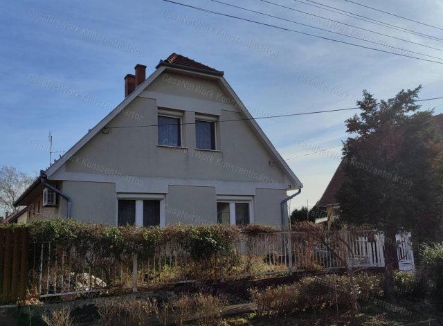 Eladó családi ház, Kecskeméten 79.9 M Ft, 4 szobás